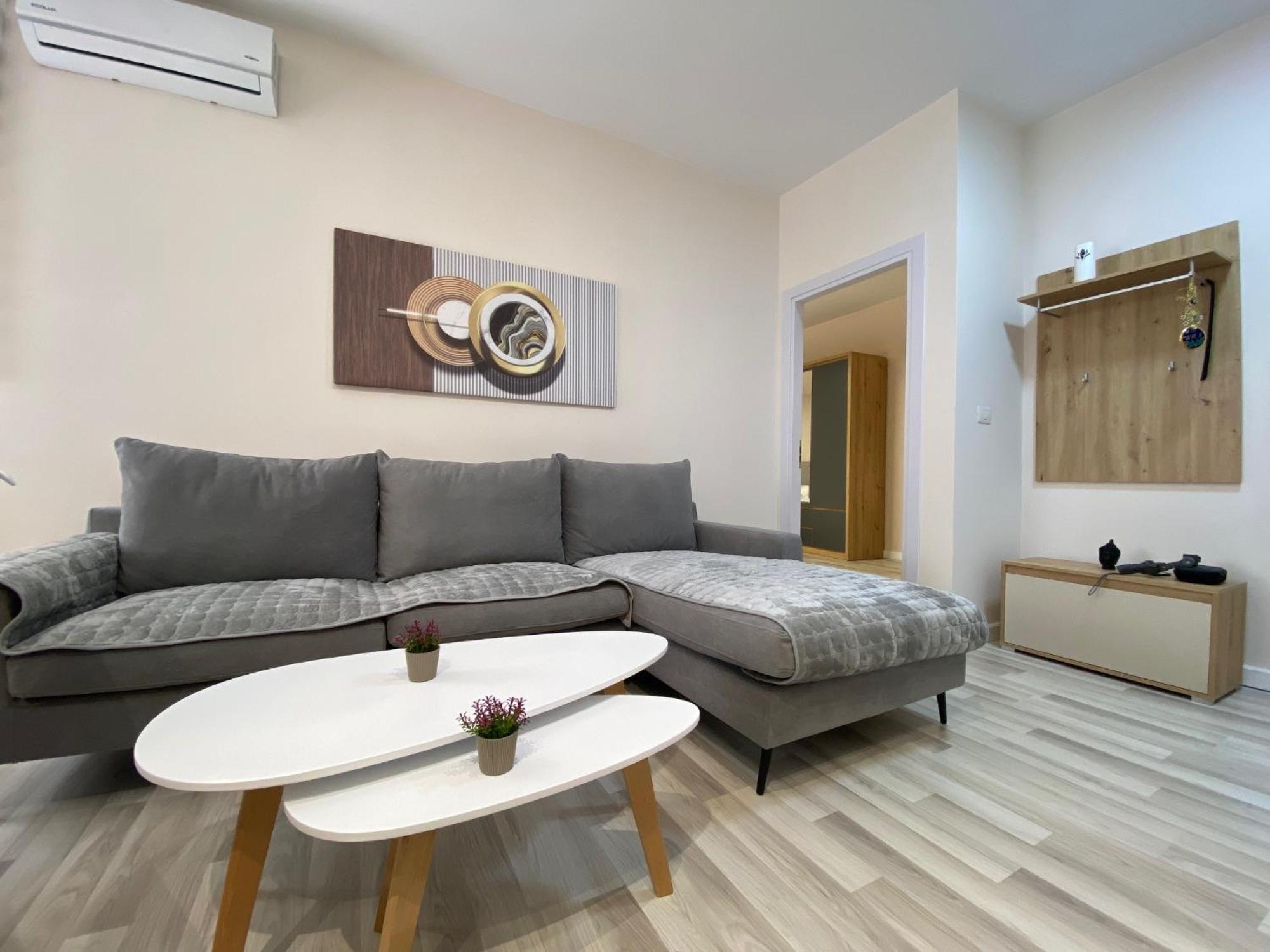 Central Cozy Apartment Tirana Exterior foto